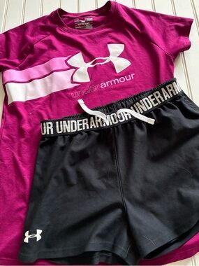 UNDER ARMOUR girls size large short set